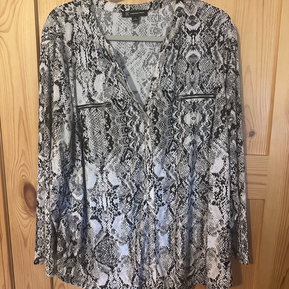 INC International Concepts Black Fitted Buttoned Blouse Plus Size 3XL - Picture 3 of 7